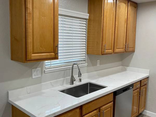 Apartments on White Dr · Santa Clara photo 5