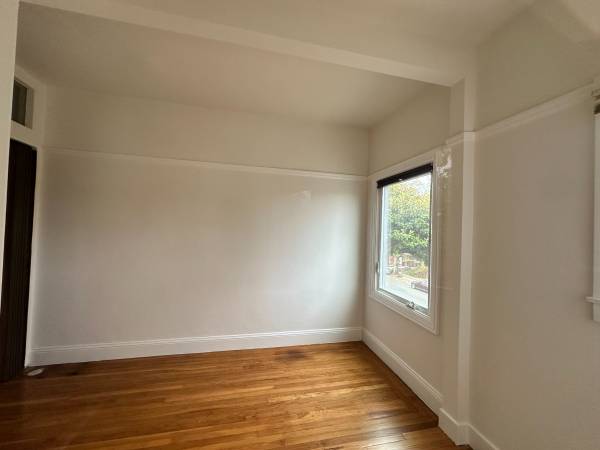 2BR/1BA Apartment · Berkeley photo 3
