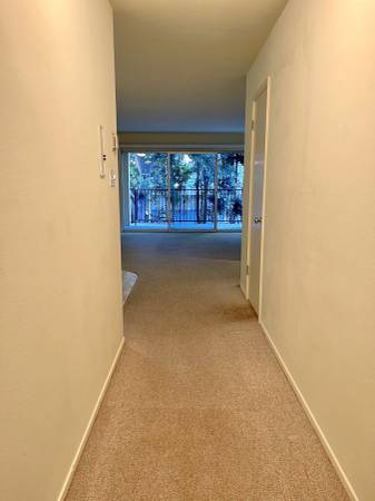 Coming Soon- This Large 3 Bedroom 3 Bath Apartment Is In The Heart Of Gourmet Ghetto photo 3