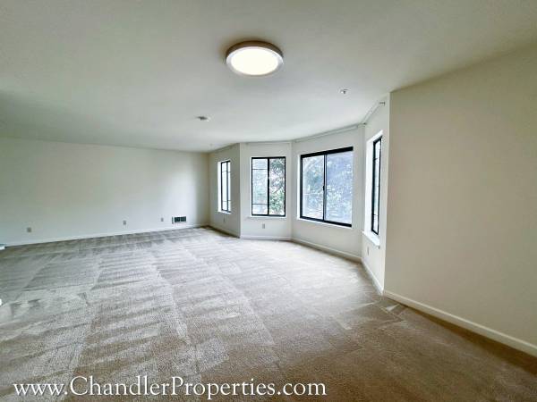 2BR/2BA Apartment on Vicente St · San Francisco photo 3
