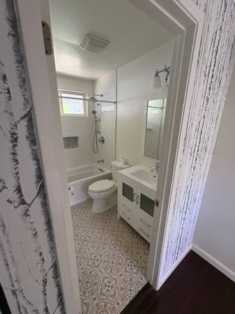 2BR/2BA Apartment · Walnut Creek photo 4