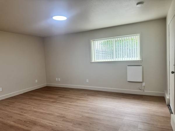 2BR/1BA Apartment · Oakland photo 5