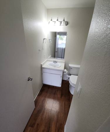 2BR/2BA Apartment on Camino Colegio · Rohnert Park photo 5