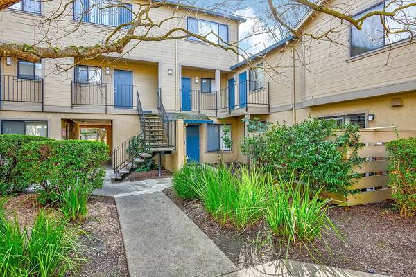2BR/2BA Apartment on Camino Colegio · Rohnert Park