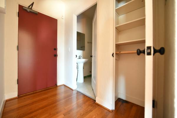 479 Merritt Ave photo 5