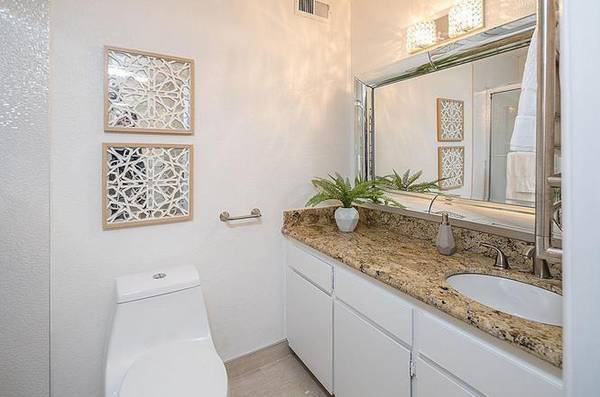 1BR/1BA Condo on Admiralty Ln · San Mateo photo 4