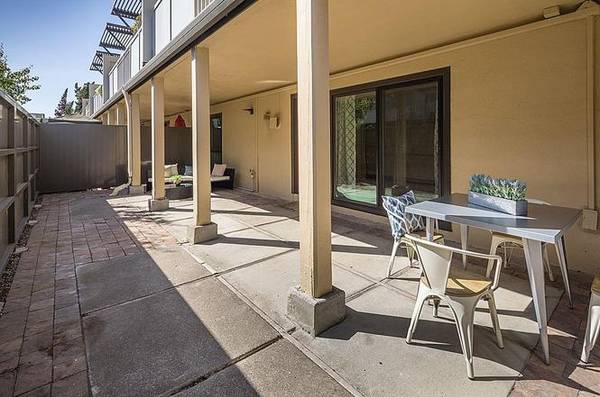 1BR/1BA Condo on Admiralty Ln · San Mateo photo 2