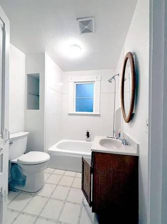 4BR/2BA Single Family House on York St · Vallejo photo 4
