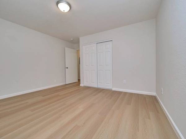 2BR/1BA Apartment on 150th Avenue Unit A · San Leandro photo 3