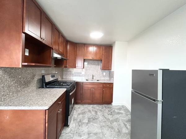 Apartments on Waller Ave B · Richmond photo 4