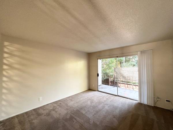2BR/1BA Apartment on Blake Street 103 · Berkeley