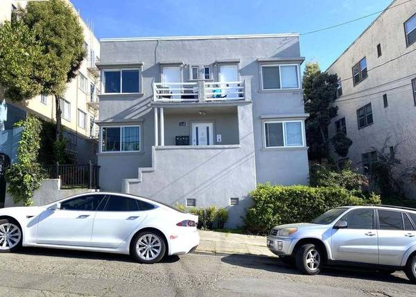 2BR/1BA Apartment · Oakland photo 2