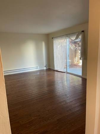 2BR/1BA Apartment · Burlingame photo 5