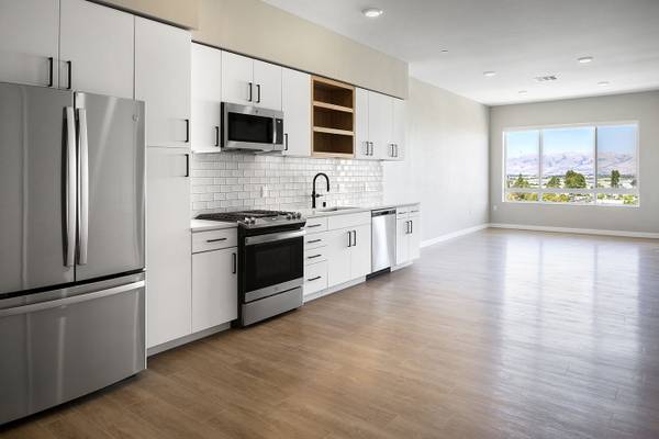Apartments on El Camino Real · Santa Clara photo 4