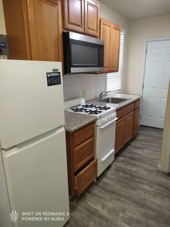1BR/1BA In Law Adu · Oakland photo 4