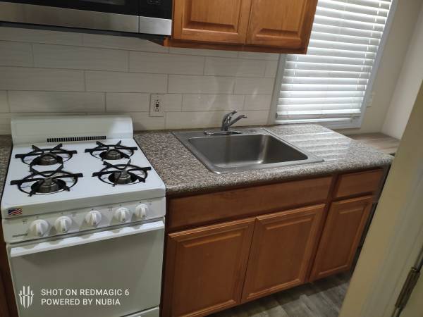1BR/1BA In Law Adu · Oakland photo 3