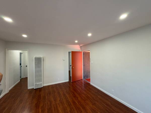 1BR/1BA Apartment · Oakland photo 2