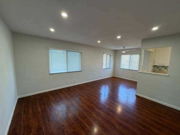 1BR/1BA Apartment · Oakland photo 3