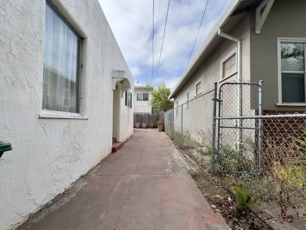 Apartments on Hearst Avenue · Berkeley photo 3