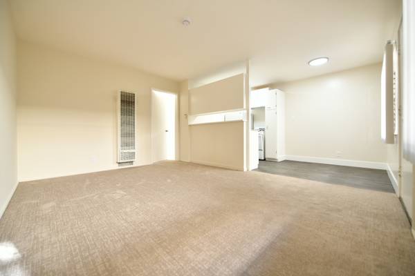 1BR/1BA Apartment on Ashby Ave · Berkeley photo 4