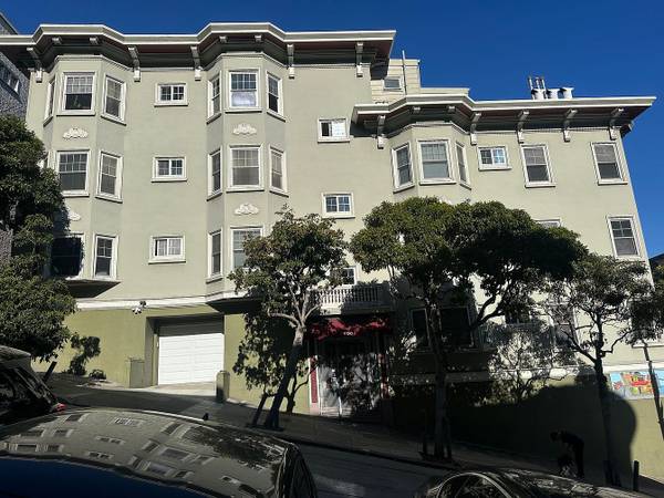 2BR/1BA Apartment · San Francisco photo 2