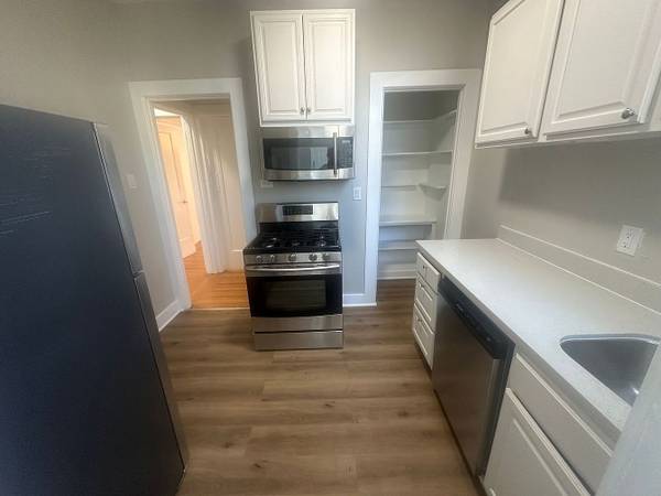 2BR/1BA Apartment · San Francisco photo 4
