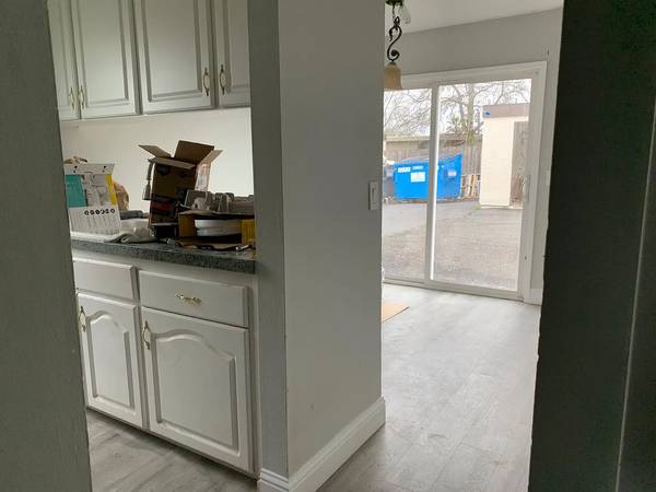 2BR/1BA Apartment on Benicia Dr · Santa Rosa photo 3