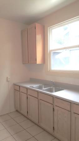 2BR/1BA Apartment on College Ave 2 · Berkeley photo 4