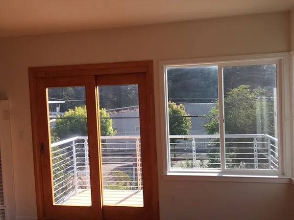 2BR/1BA Apartment · Oakland photo 2