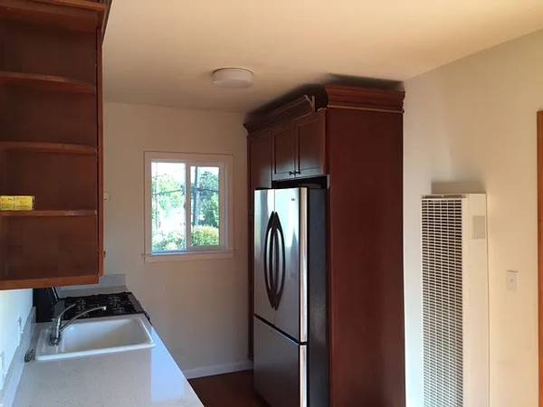 2BR/1BA Apartment · Oakland photo 3