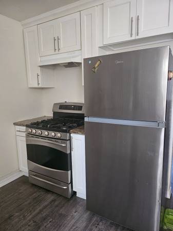 2BR/1BA Apartment on W Dst · Antioch photo 2