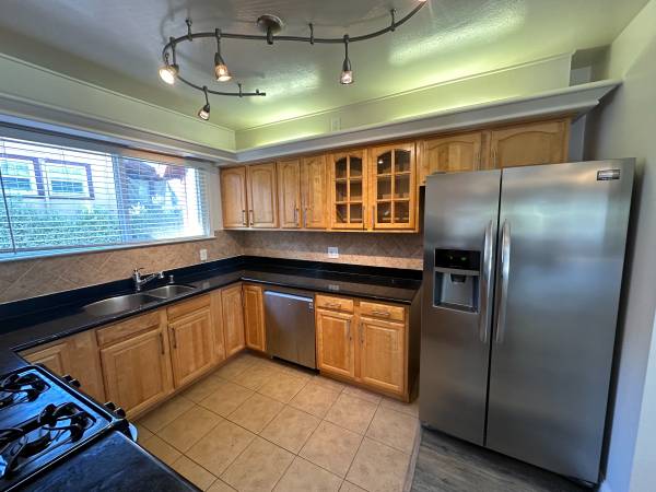 2BR/1BA Duplex on Liberty St · El Cerrito photo 5