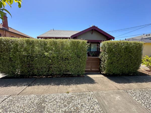 2BR/1BA Duplex on Liberty St · El Cerrito photo 4