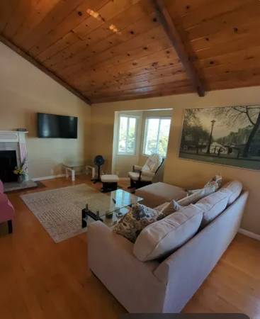 3BR/2BA Single Family House on 99th Ave · Oakland photo 3