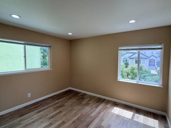 1BR/1BA Apartment on Warwick Ave · Oakland photo 2