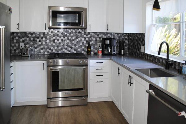 In Law Adus on Summit Drive · Redwood City photo 5