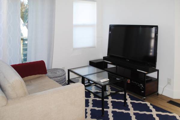 In Law Adus on Summit Drive · Redwood City photo 3