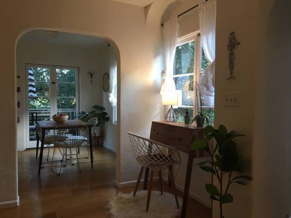 2BR/1BA Duplex · Oakland photo 5