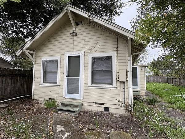 1BR/1BA Single Family House on Wheeler St · Santa Rosa photo 2