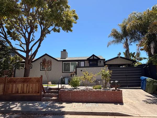 3BR/1BA Single Family House on Grace St · Capitola photo 2