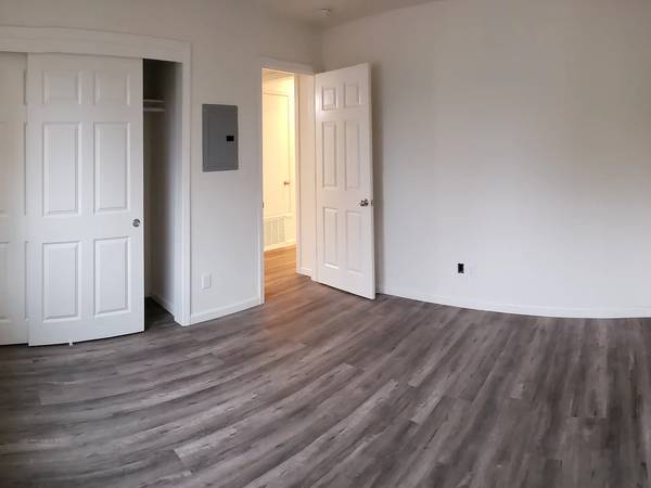 1BR/1BA Apartment on 98th Ave · Oakland photo 3