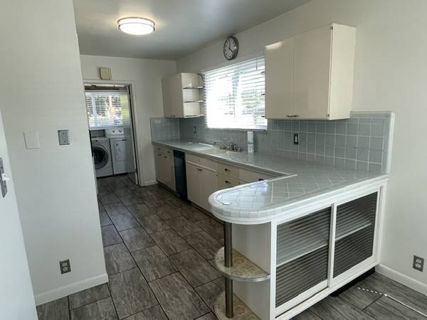 3BR/1BA Single Family House on 2nd St · Novato photo 5