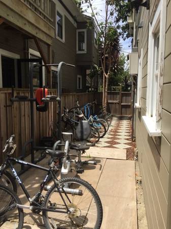 5BR/2BA Apartment · Berkeley photo 4