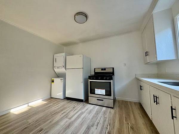 1BR/1BA Single Family House on Lincoln Ave · Alameda photo 3