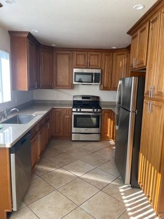 Apartments on Edelen Ave · Los Gatos photo 2