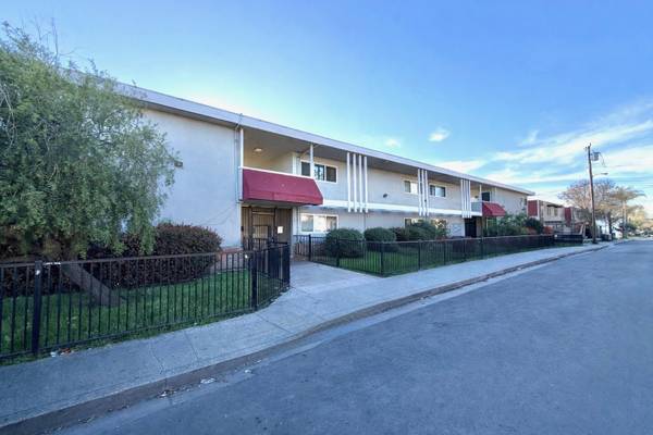 Apartments on Virginia Lane · Concord photo 2