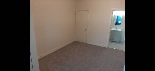 1BR/1BA Apartment · Oakland photo 3