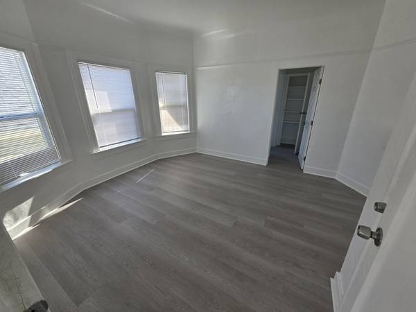 1BR/1BA Apartment · Oakland photo 4