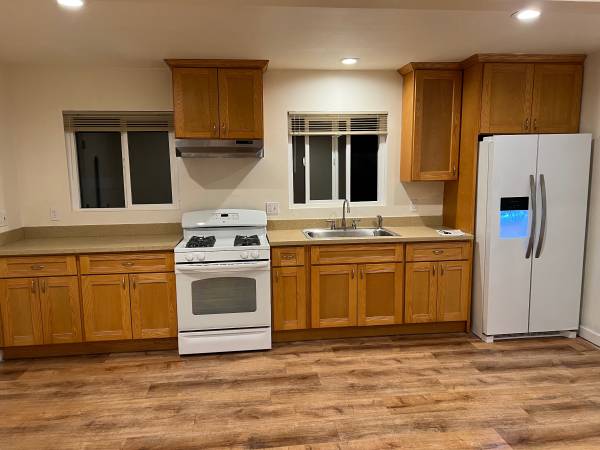 1BR/1BA Duplex · Hayward photo 4