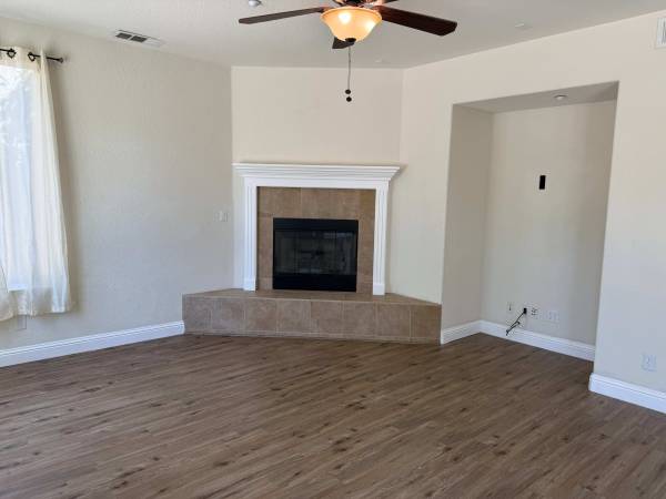 Houses on Anastasia Dr · Brentwood photo 4